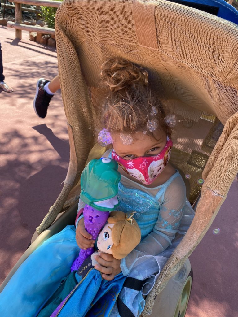 Stroller for 4 clearance year old at disney