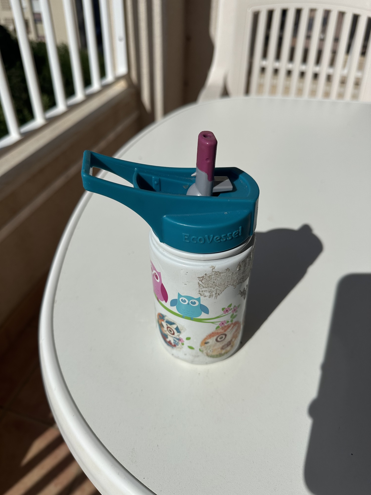 Use a water bottle with a straw on the beach with toddlers