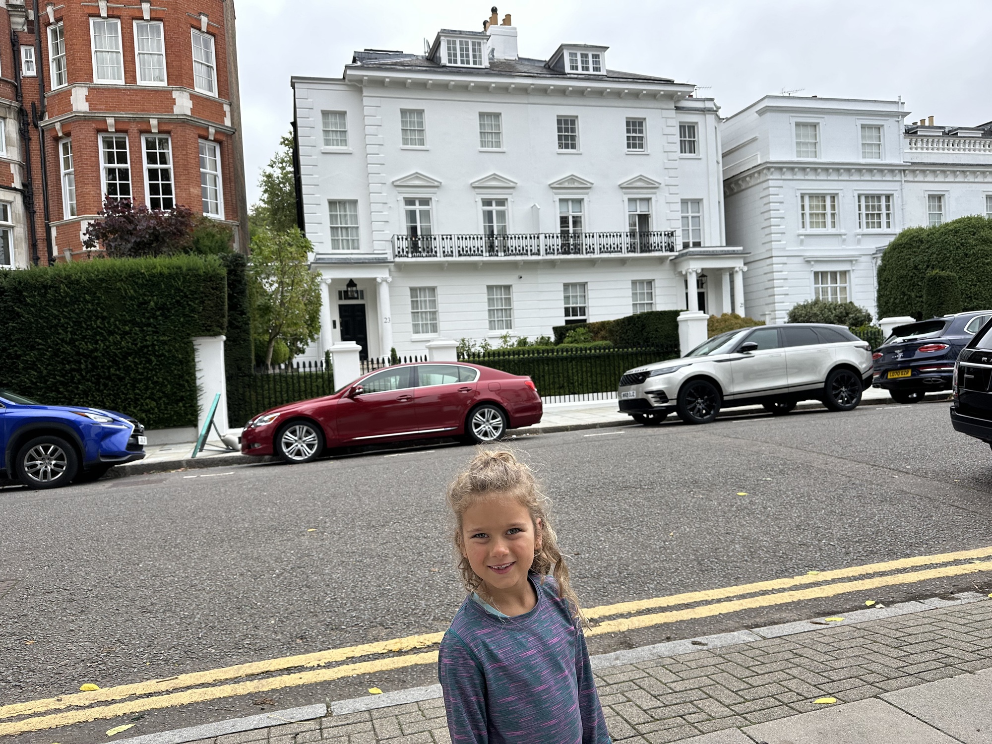 Child outside of house from the Parent Trap movie in London